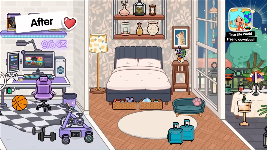 Современная спальня с игровым уголком в Toca Boca World современной спальни с игровым уголком в Toca Boca World: кровать с синим покрывалом, рабочий стол с компьютером, полки с декором, баскетбольный мяч, игрушки и окно с видом на балкон