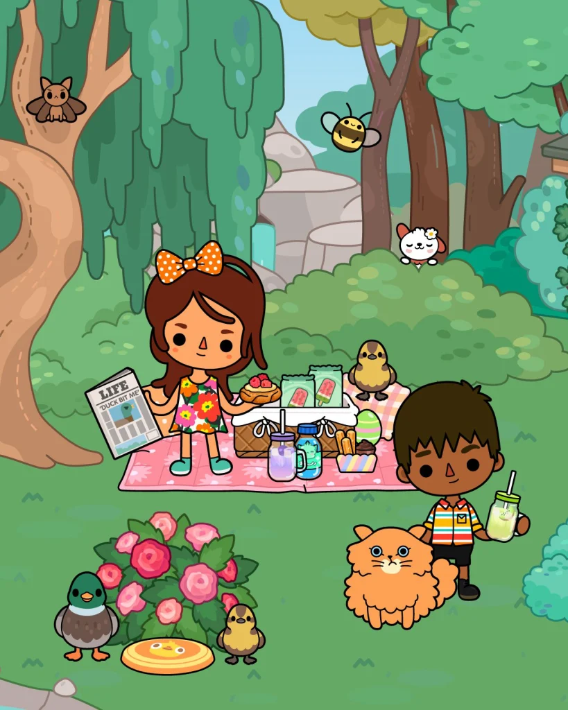 Пикник Toca Boca в парке с цветами и животными Пикник Toca Boca в парке с персонажами, сидящими на пледе с едой и напитками, окружёнными цветами, животными и деревьями на фоне солнечного дня