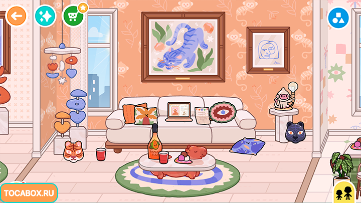 Гостиная в Тока Бока 1.121 - Апартаменты «Центр» Картины ,диван, сувениры, ковер, придиванный столик